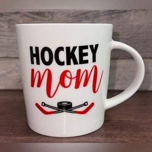 Cute 🥰 Hockey 🏒 Mom Mug - NEW